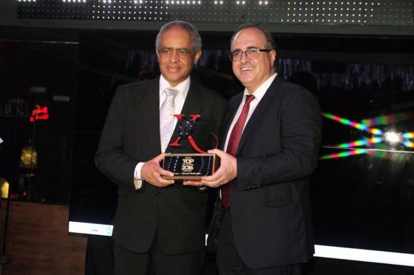 fd0ae658a52671cedd18d3fb4d9d80aa f8153